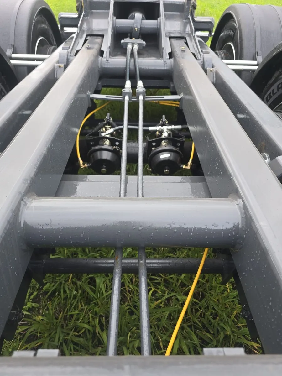 3 AXLE HOOKLIFT HOOKLOADER TRAILER FARM TRAILER - Image 4