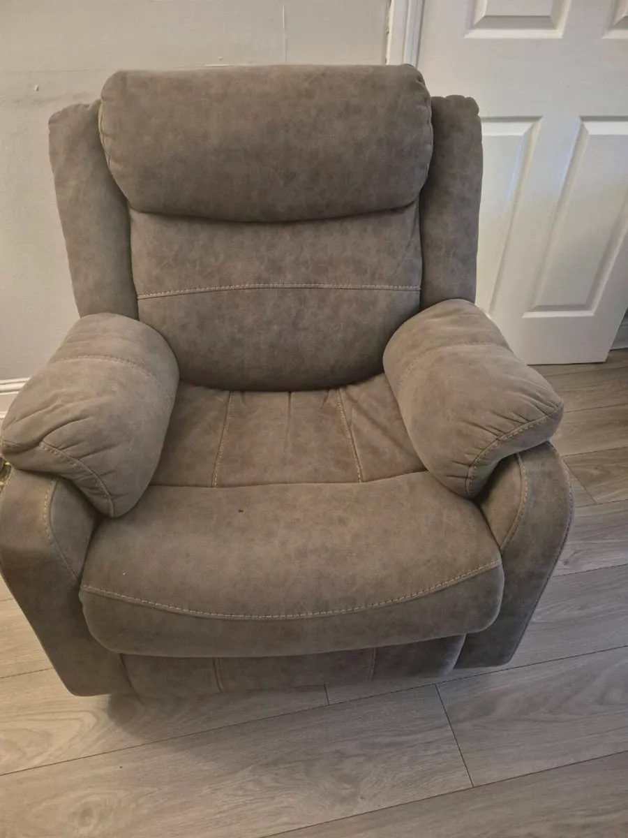 Recliner armchair - Image 1
