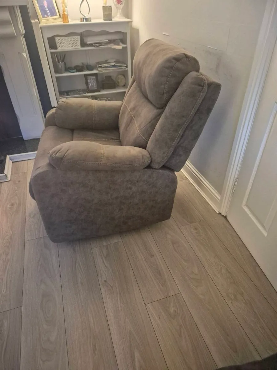 Recliner armchair - Image 2