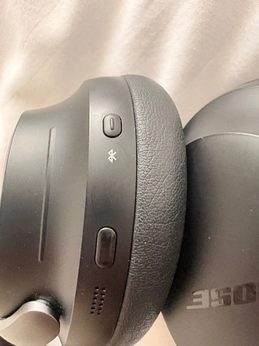 Bose QuietComfort Ultra Headphones 1st Gen - Image 3