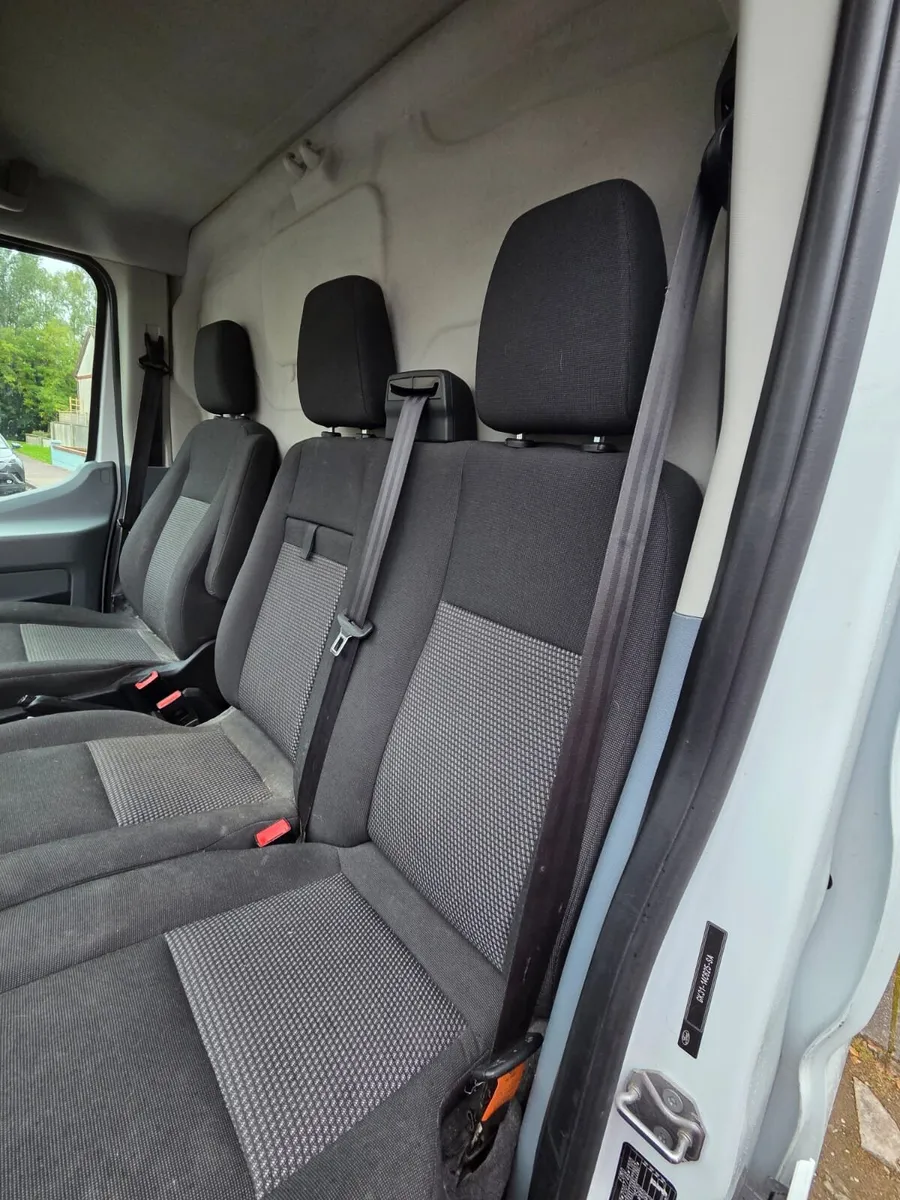 Commercial Van - Image 4