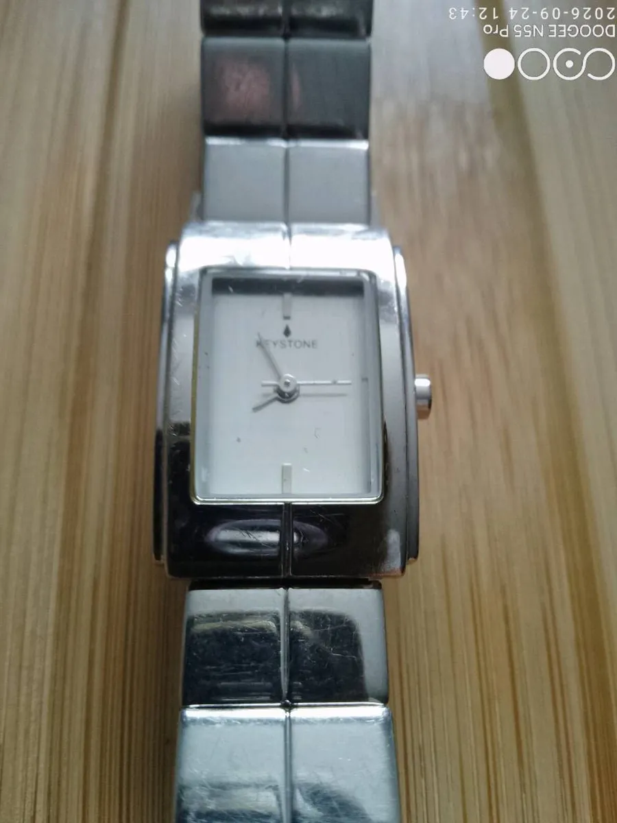Women's Watch - Image 4