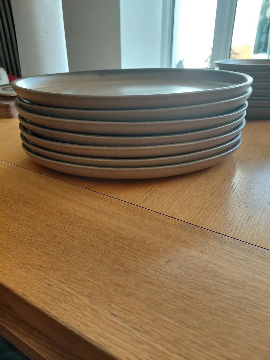 8 piece Vintage Dinner Service - Image 1