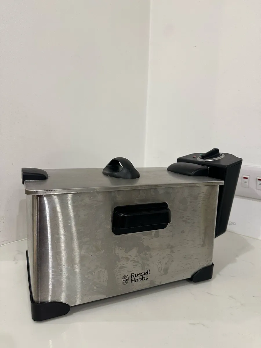 Russell Hobbs Deep Fat Fryer - Image 1