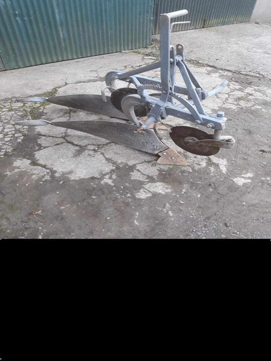 Ferguson two furrow plough - Image 1