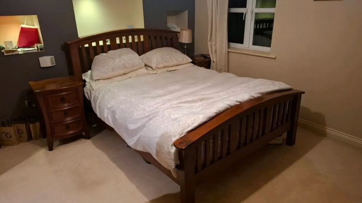 Mahogany Bedroom Set, Bed, Dresser, lockers - Image 1