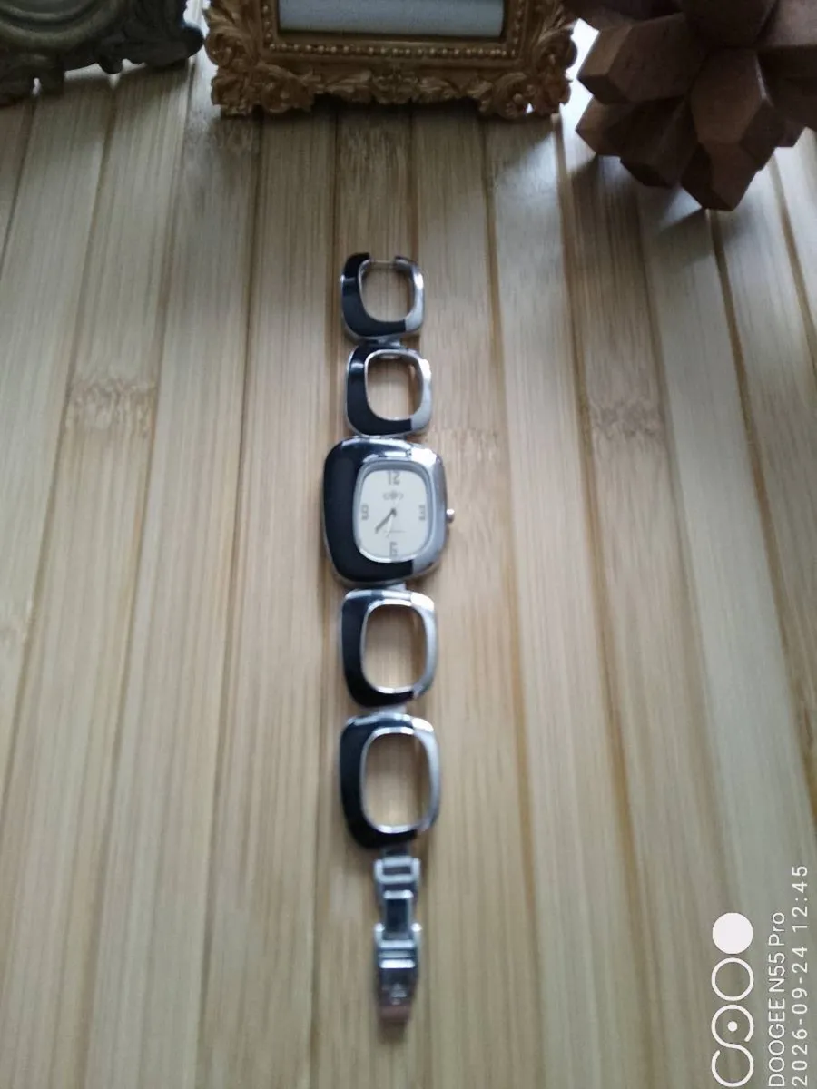 Women's Watch - Image 4