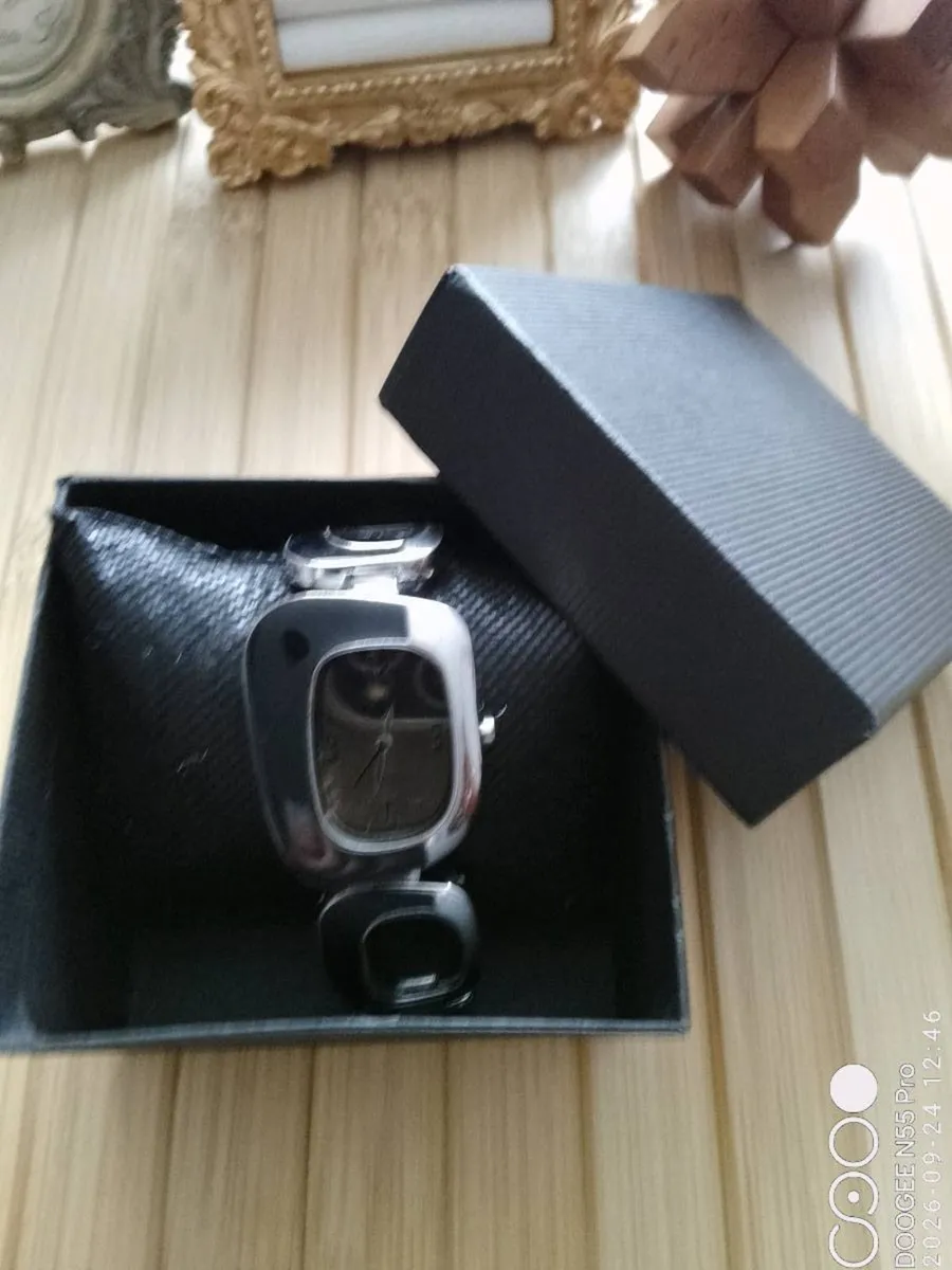 Women's Watch - Image 2