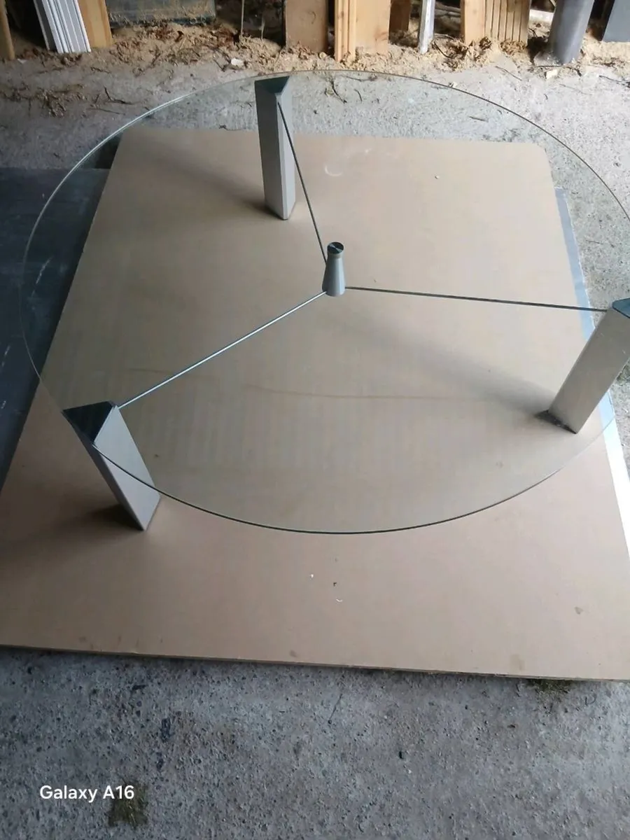 Circular glass table - Image 4