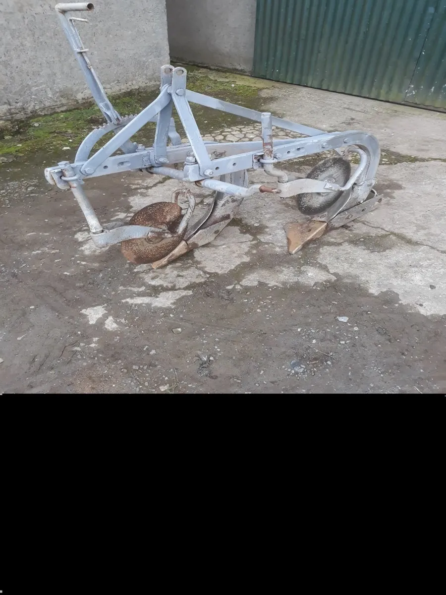 Ferguson two furrow plough - Image 3