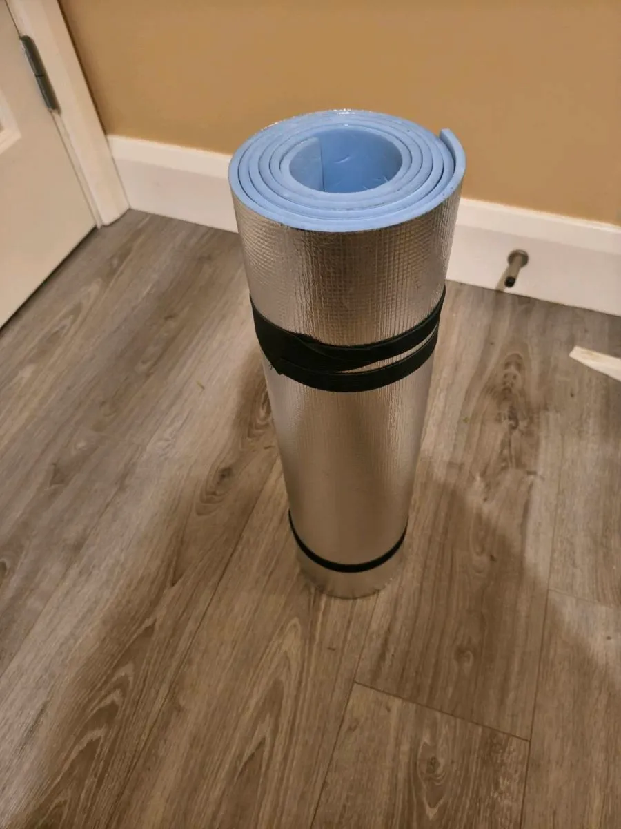 Trek mat and camping pillow - Image 2