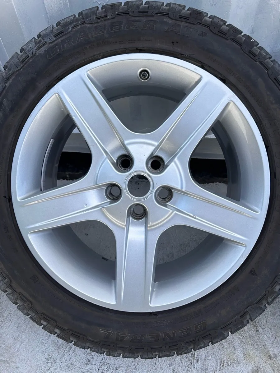 Genuine Land Rover Defender Sport 20” Alloy Wheels - Image 4