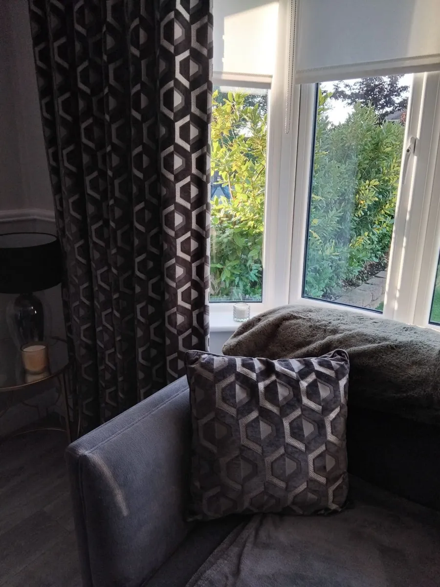 Curtains - Image 1
