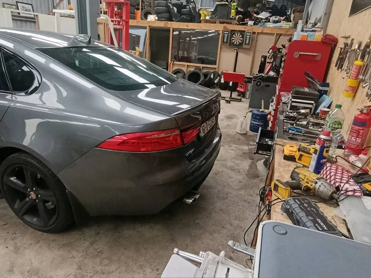 Jaguar R-Sport - Image 4