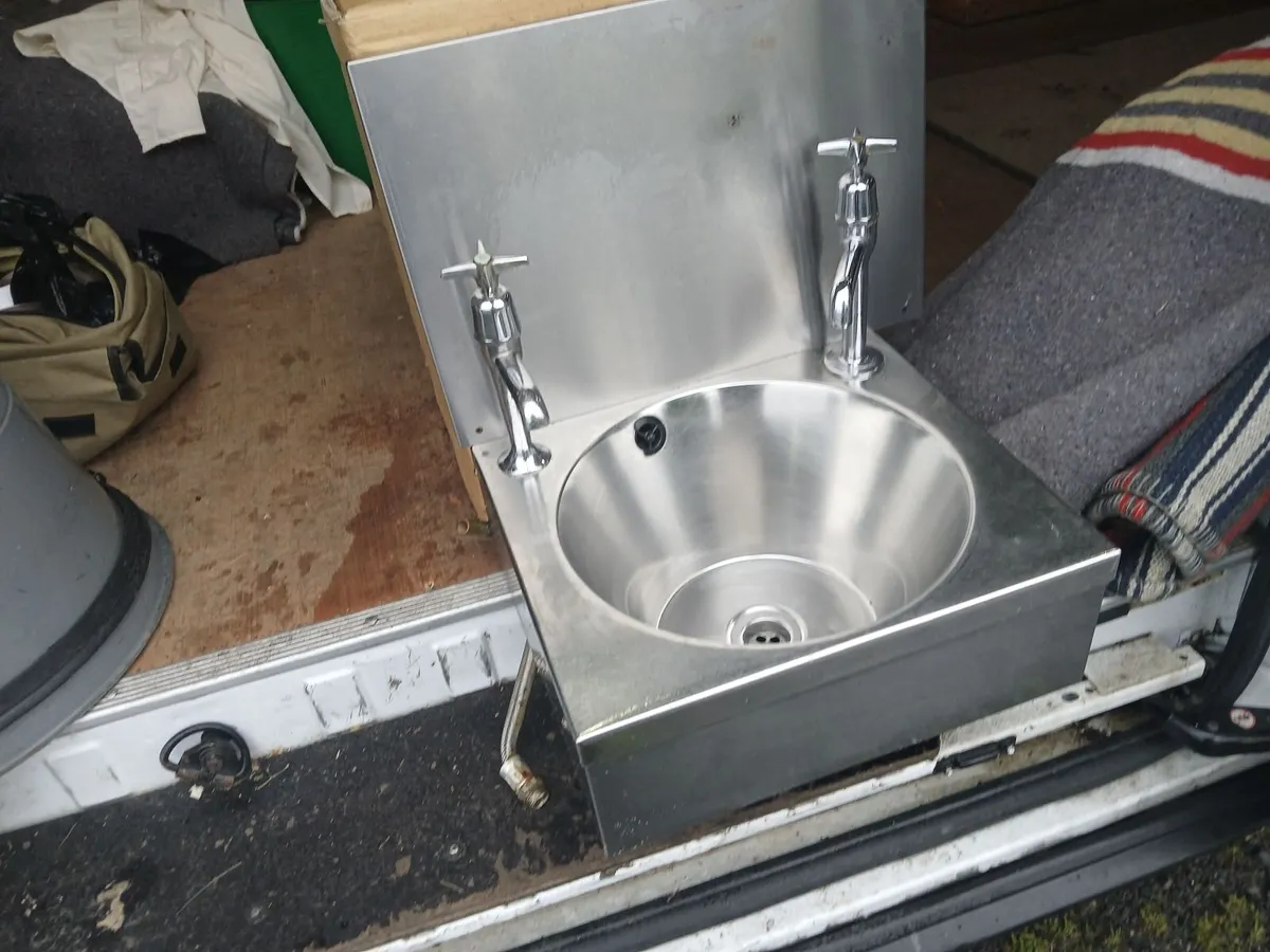 Personal sink unit ..fully kitted out delivered - Image 1