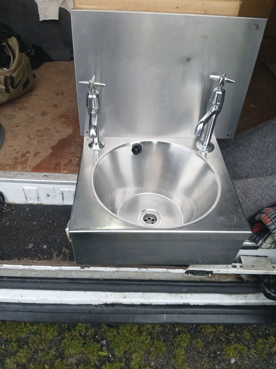 Personal sink unit ..fully kitted out delivered - Image 2