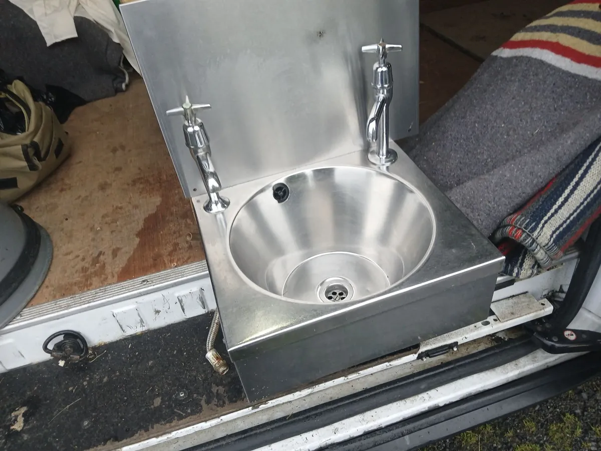 Personal sink unit ..fully kitted out delivered - Image 3