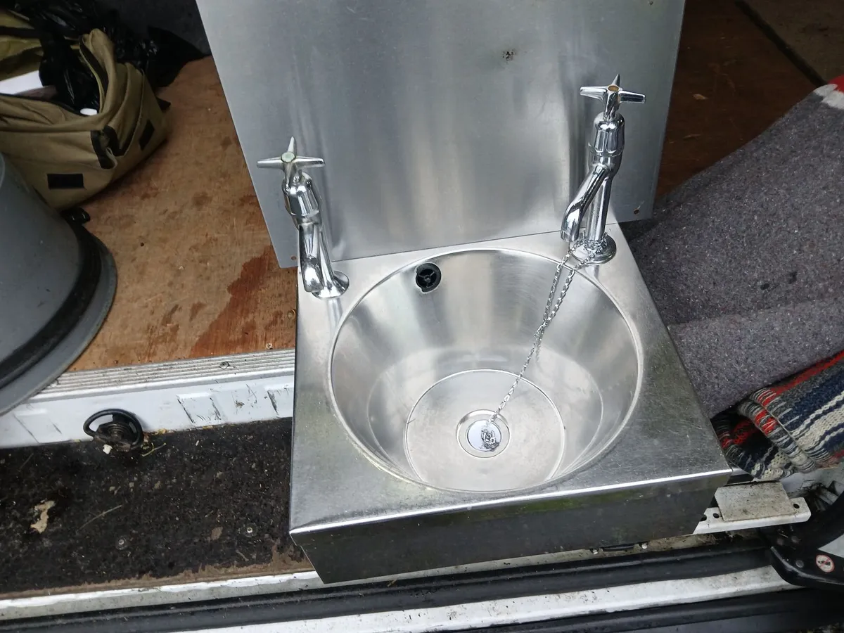 Personal sink unit ..fully kitted out delivered - Image 4