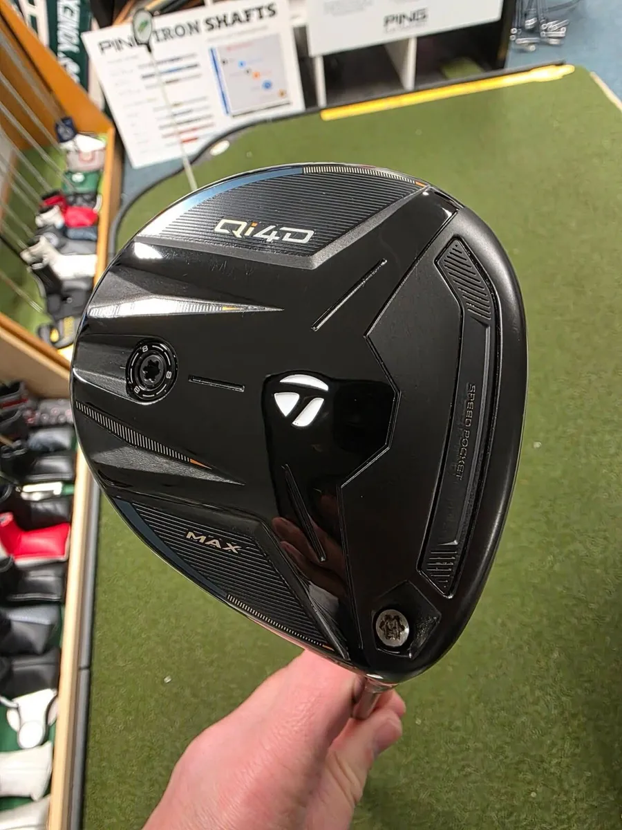 Like New Taylormade Qi4D Max 5 Wood - Image 1