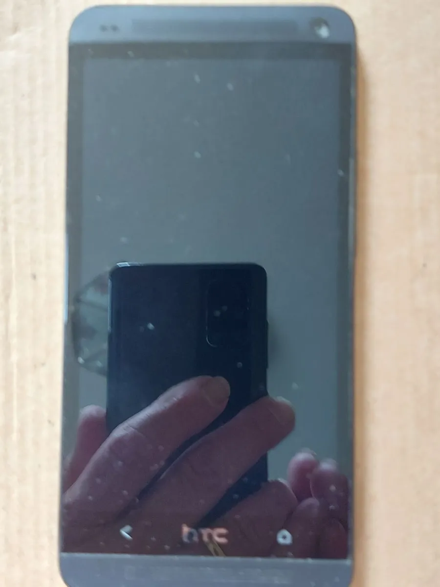 HTC One, 32GB, Mobile phone in excellent condition - Image 2