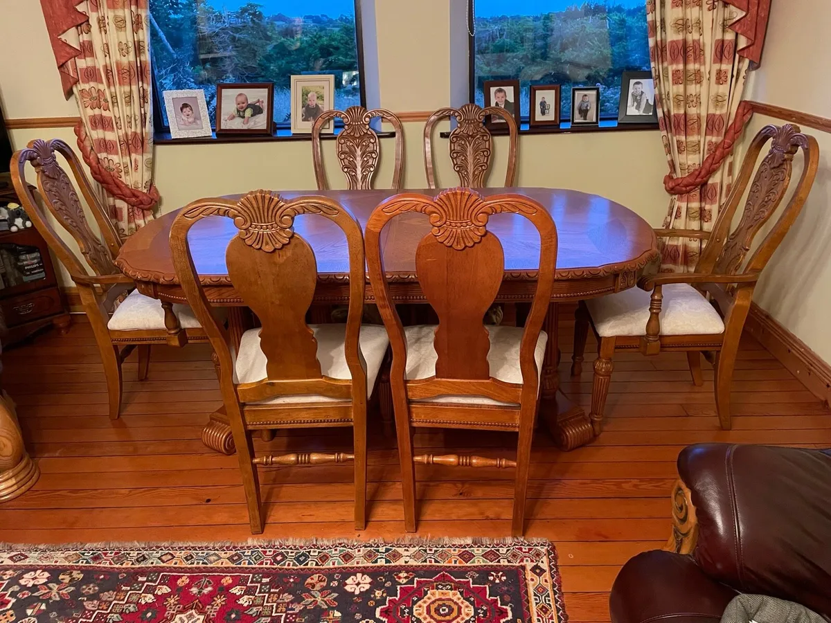Table and Chairs - Image 2
