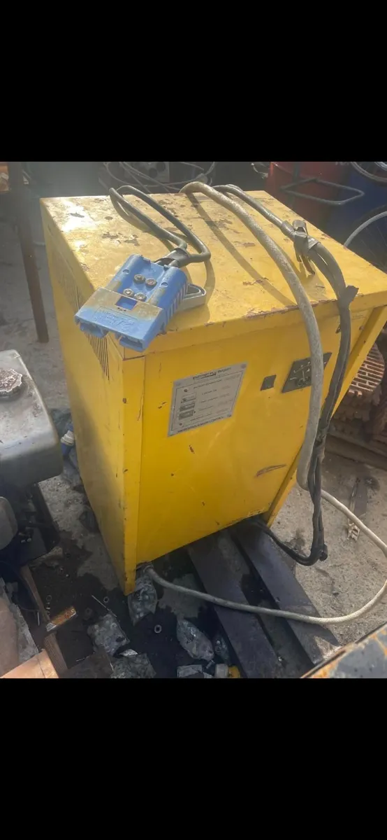 Hyster electric forklift - Image 2
