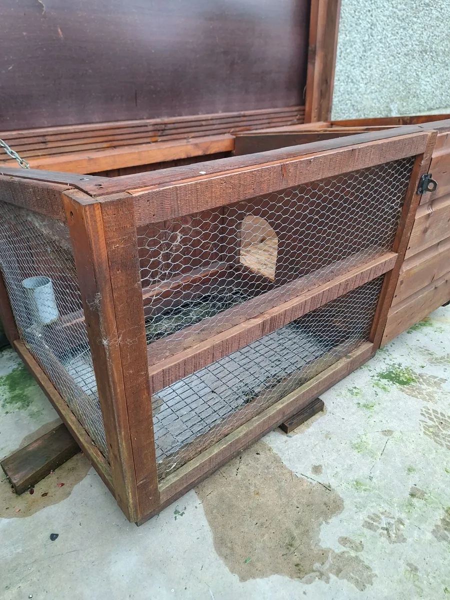 Rabbit hutch - Image 1