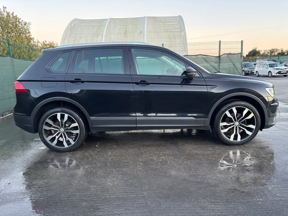 2017 Volkswagen Tiguan  2.0 Tdi - Image 1