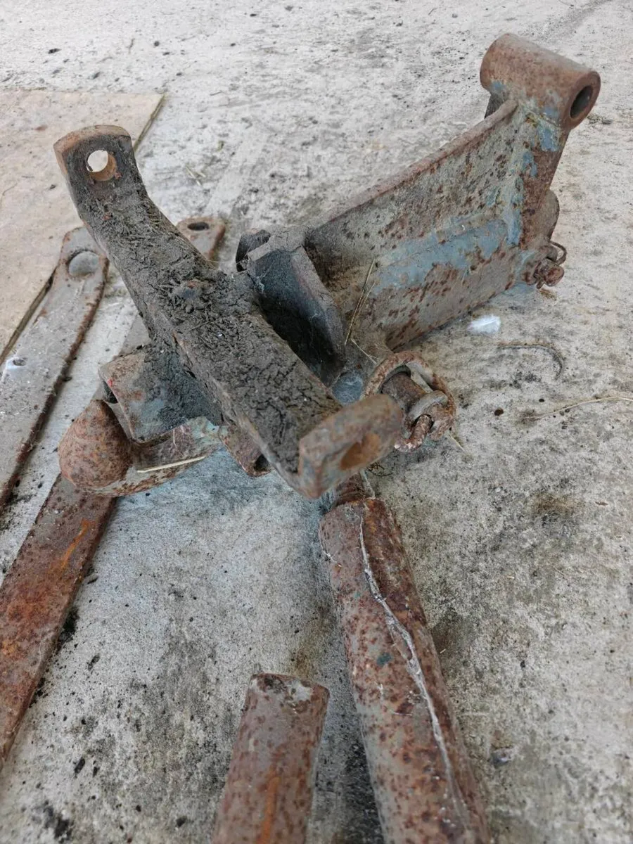 Pick up hitch Mf 165 135 168 178 - Image 1