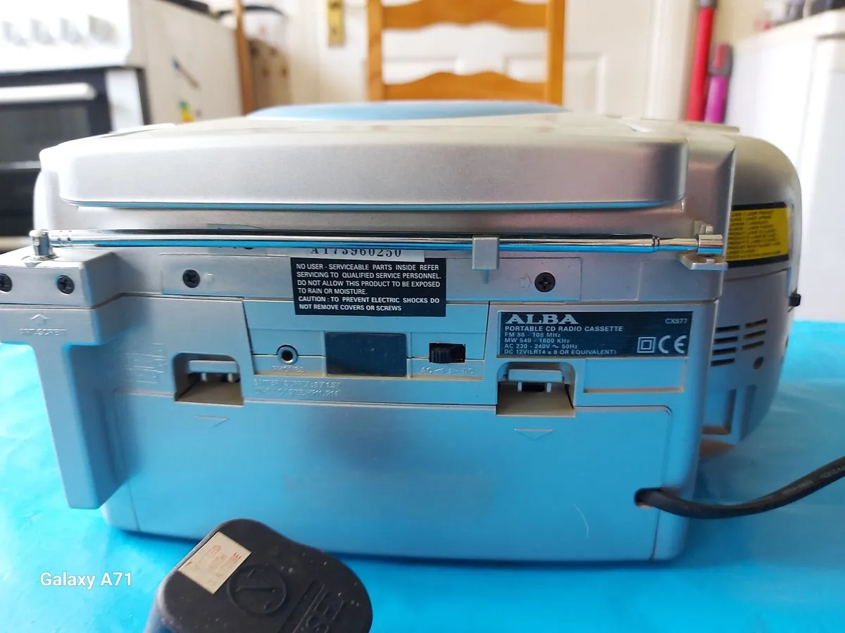 ALBA Portable Stereo - CD, RADIO & CASSETTE Player - Image 3