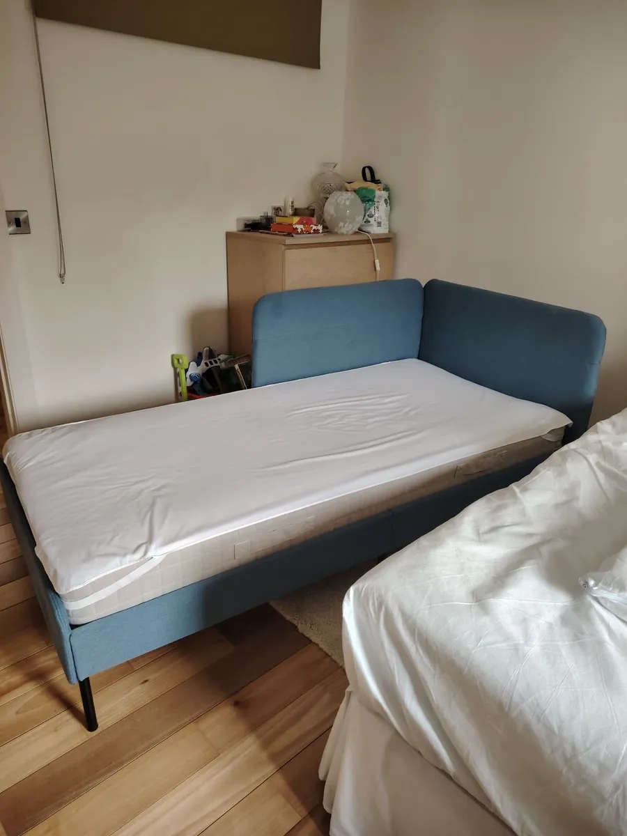 Single bed - Image 2