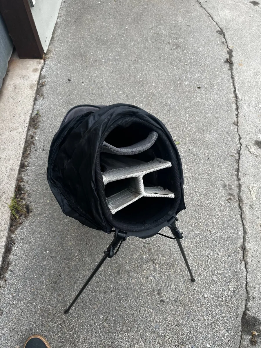 Nike Golf Carry Bag - Image 4
