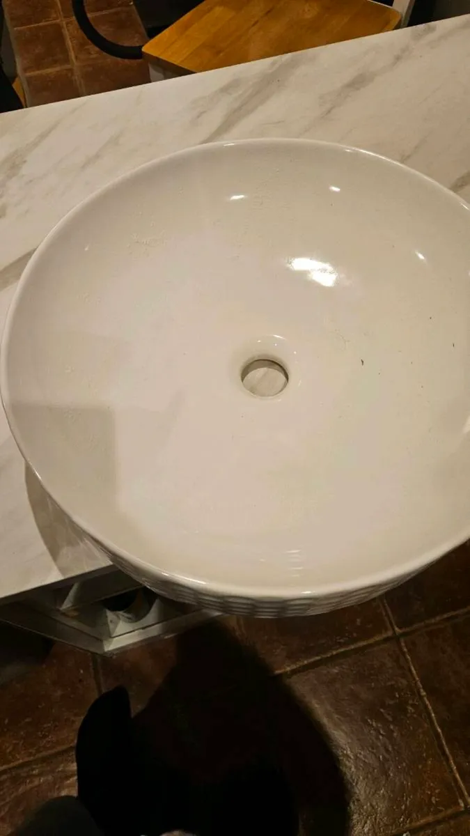 Brand new Basin and tap - Image 2