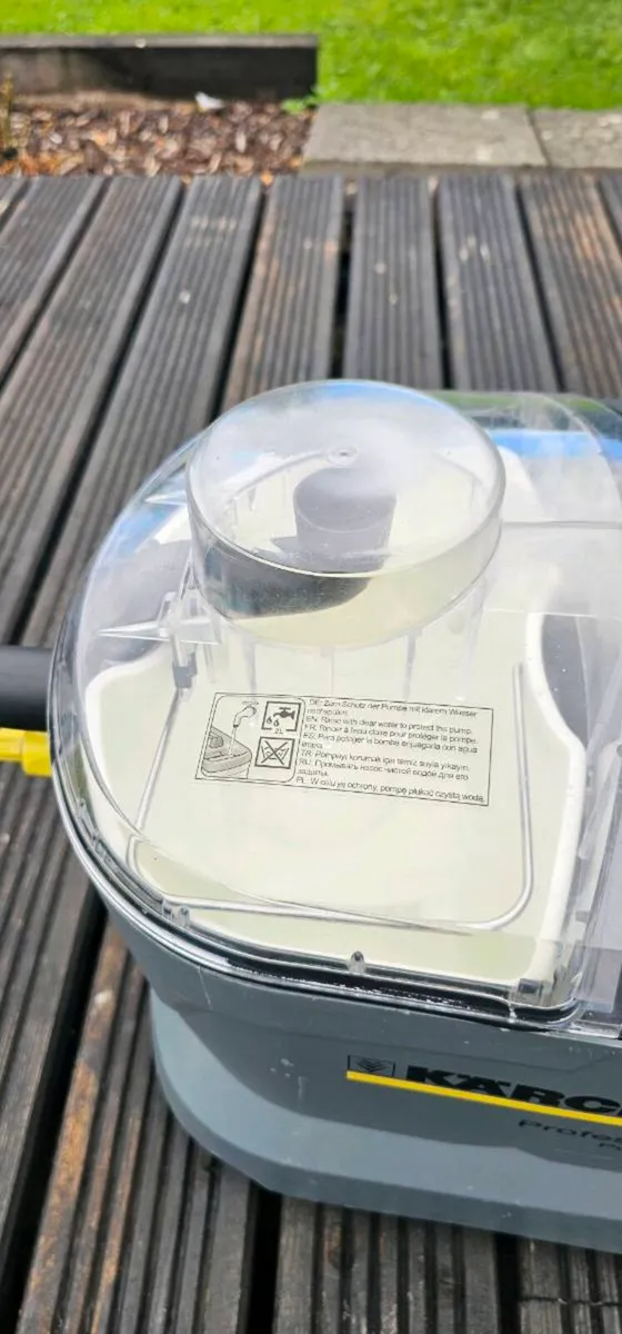 Karcher puzzi 10/1 carpet and upholstery cleaner - Image 4