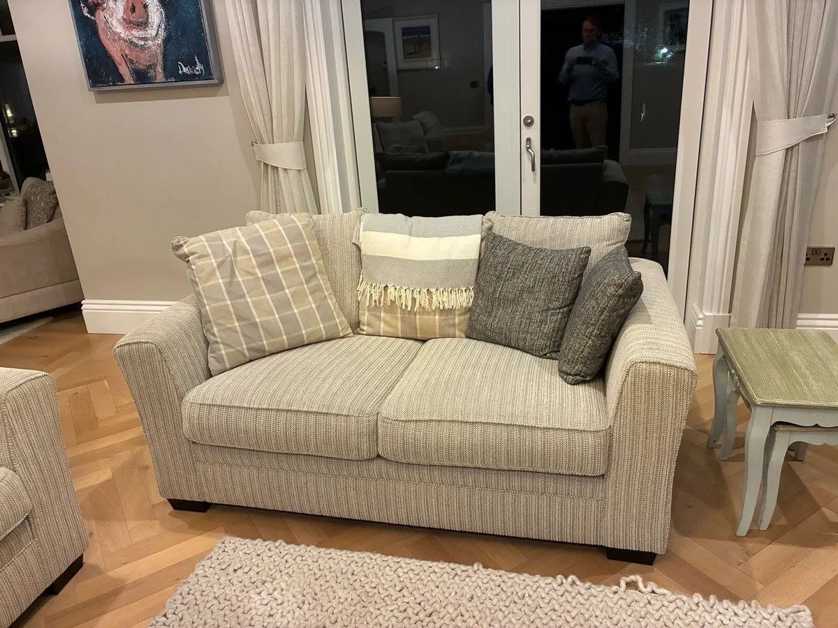 Sofa 3 + 2 + 1 + ottoman - Image 1