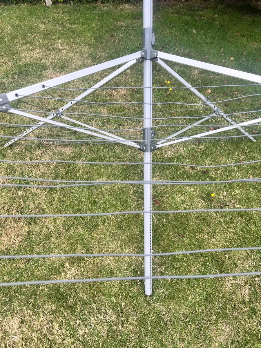 Rotary clothes line - Image 3