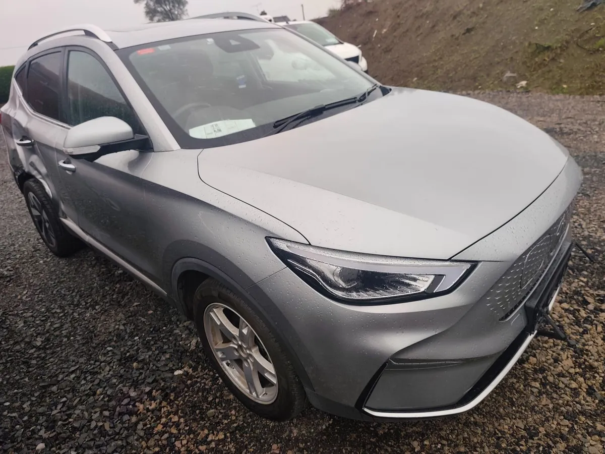 2023 mg zs - Image 1