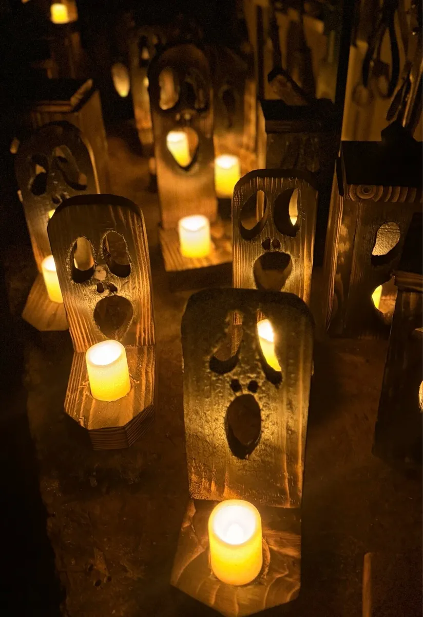 Halloween decorations - Image 4