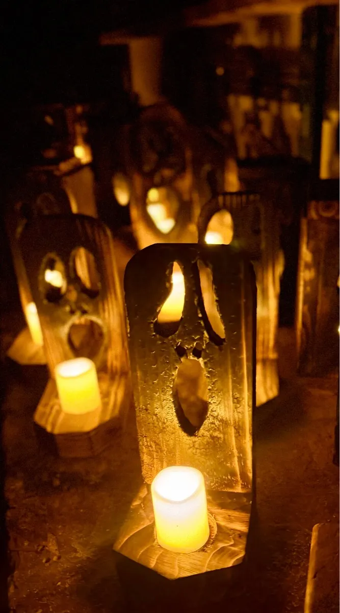 Halloween decorations - Image 2