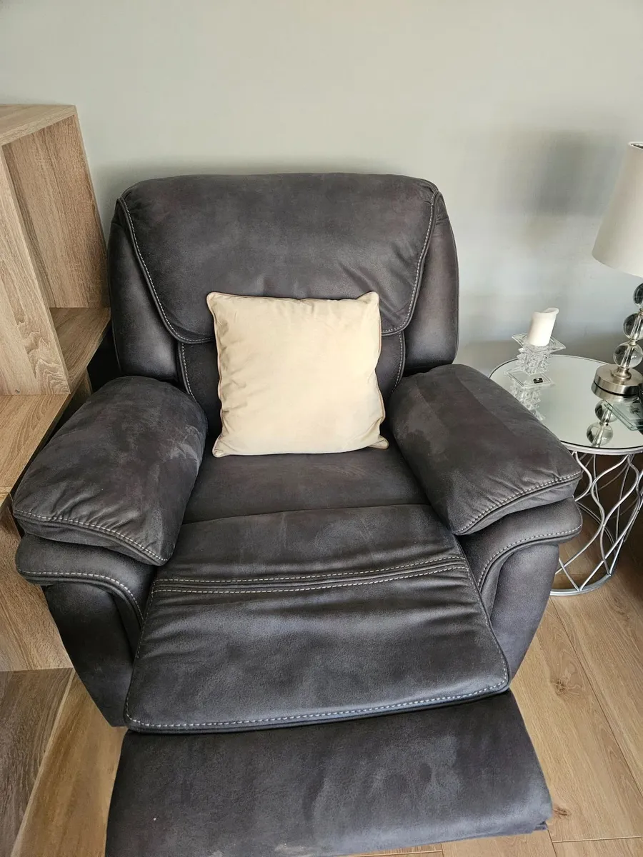 Suite of furniture - Image 3