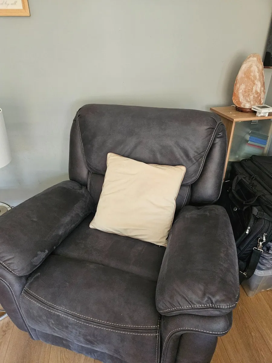 Suite of furniture - Image 4