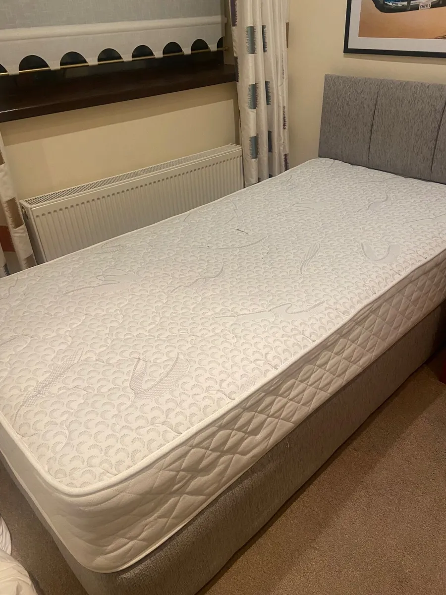 Single bed - Image 2