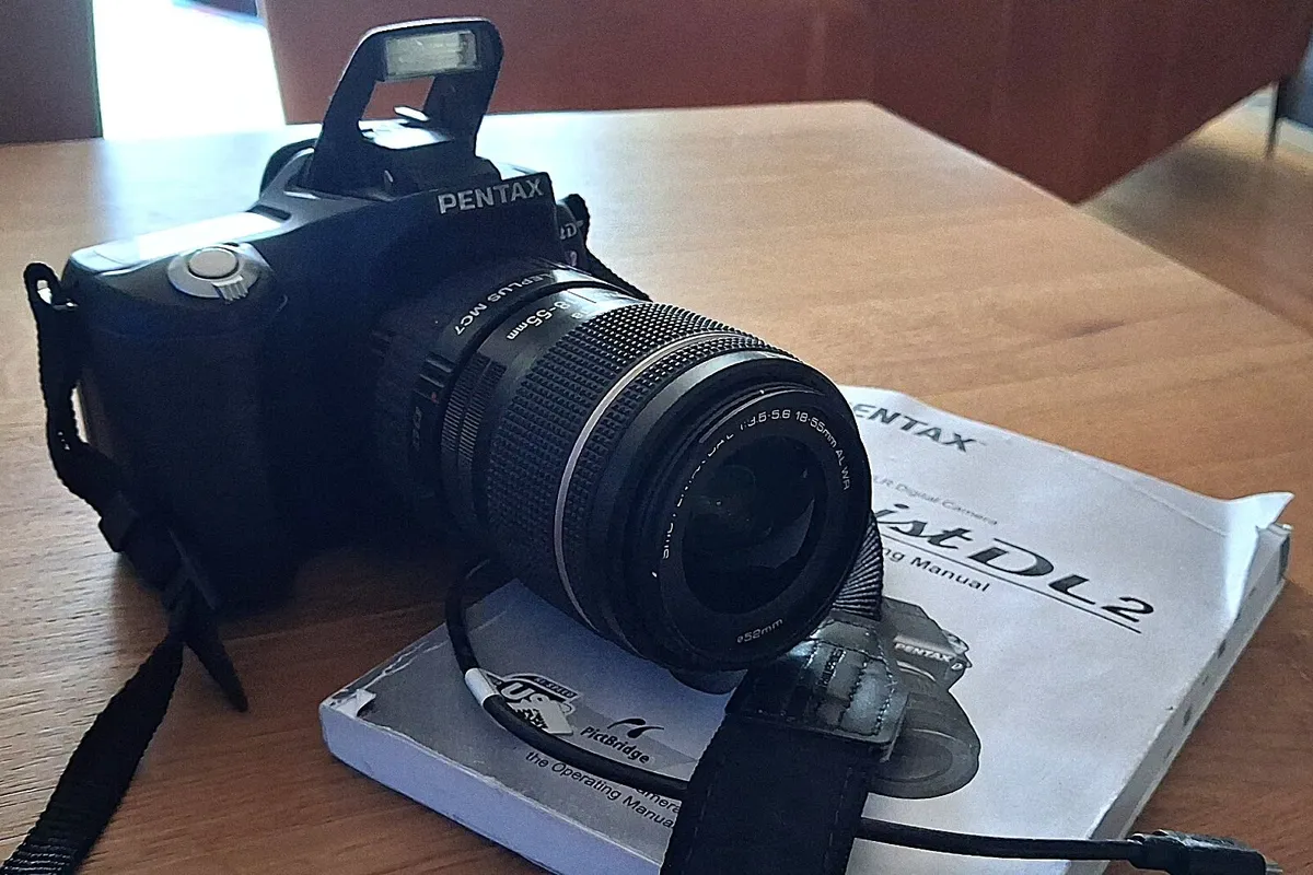PENTAX DIGITAL SLR DL2 + LENSES + TRIPOD - Image 2