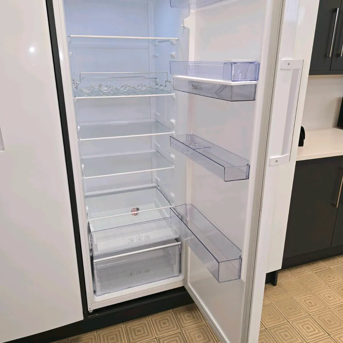 Beko larder fridges - Image 3