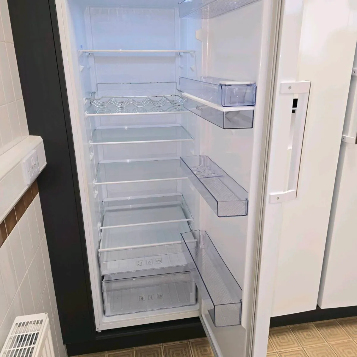 Beko larder fridges - Image 2