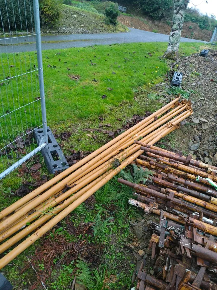 Scaffolding + planks - Image 3