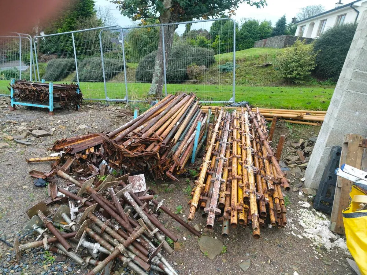 Scaffolding + planks - Image 2