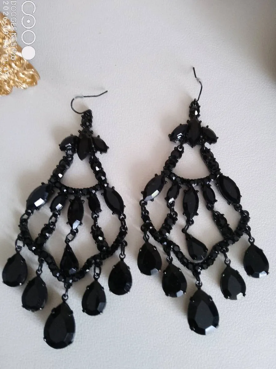 Women's Vintage Chandelier Earrings - Image 3