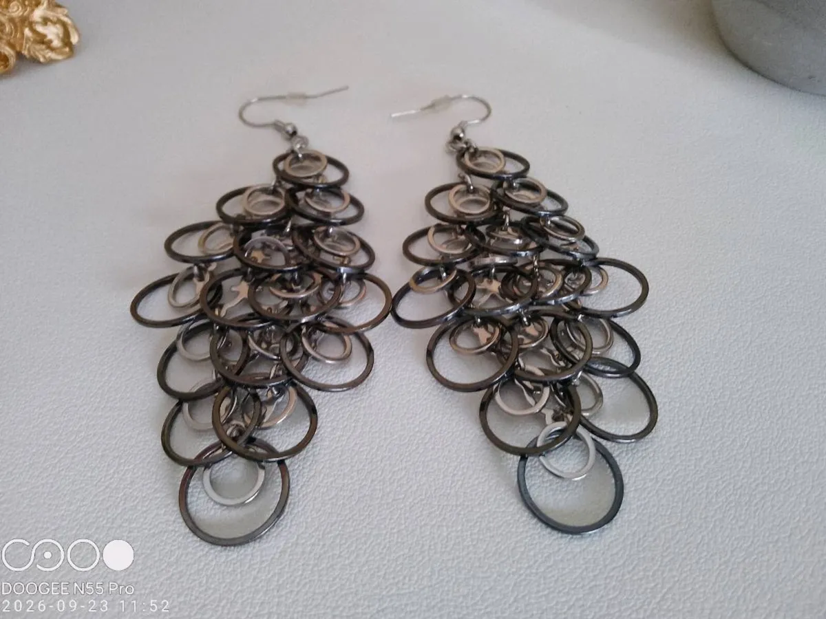 Women's Vintage Chandelier Earrings - Image 1