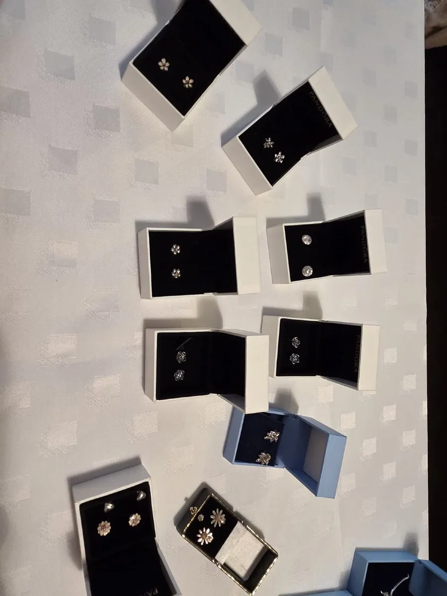 Selection of silver jewellery - Image 3